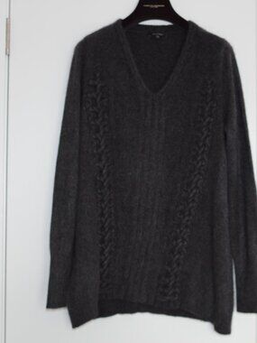 Lafayette 148 New York 100% Cashmere Gray V Neck  Women Sweater Pullover Size: M